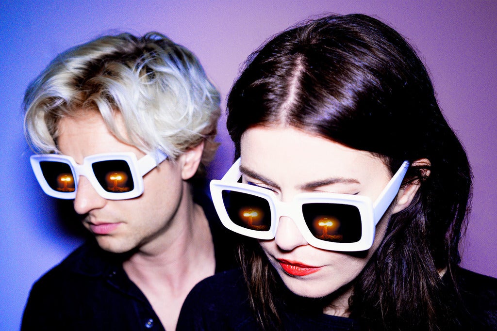 BLOOD RED SHOES – Nimes