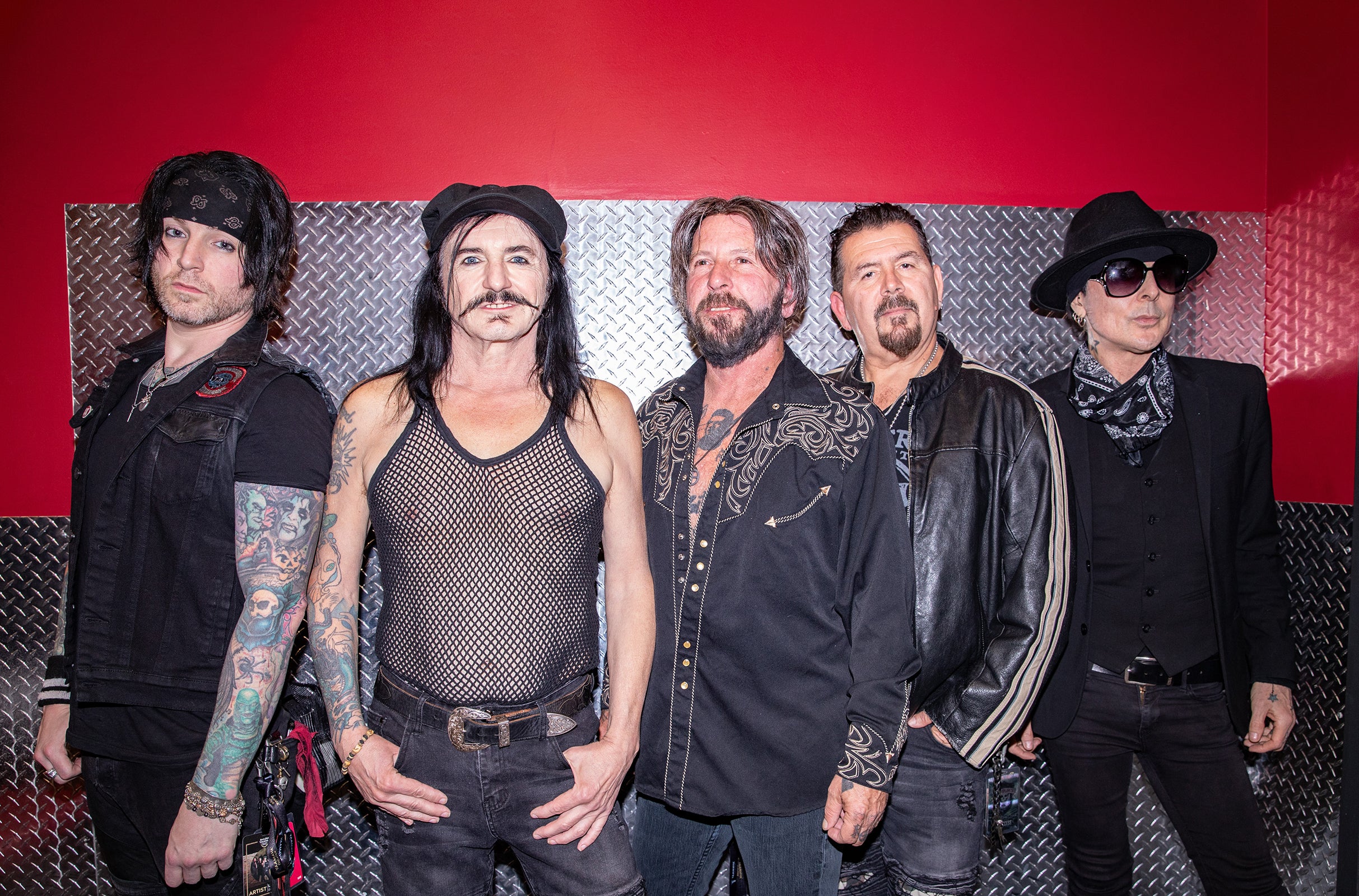 L.A. GUNS – Bal Chavaux